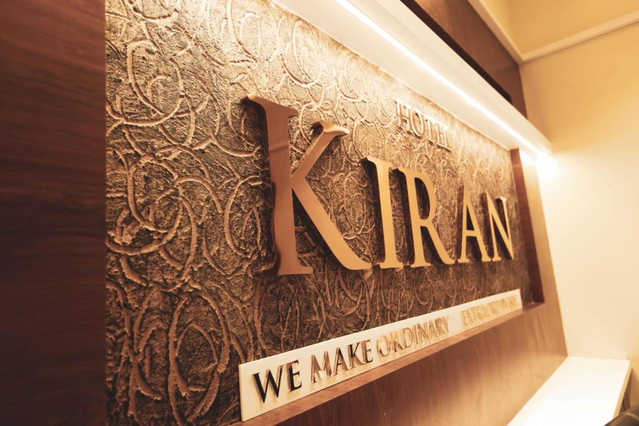 Hotel Kiran Miraj Extérieur photo