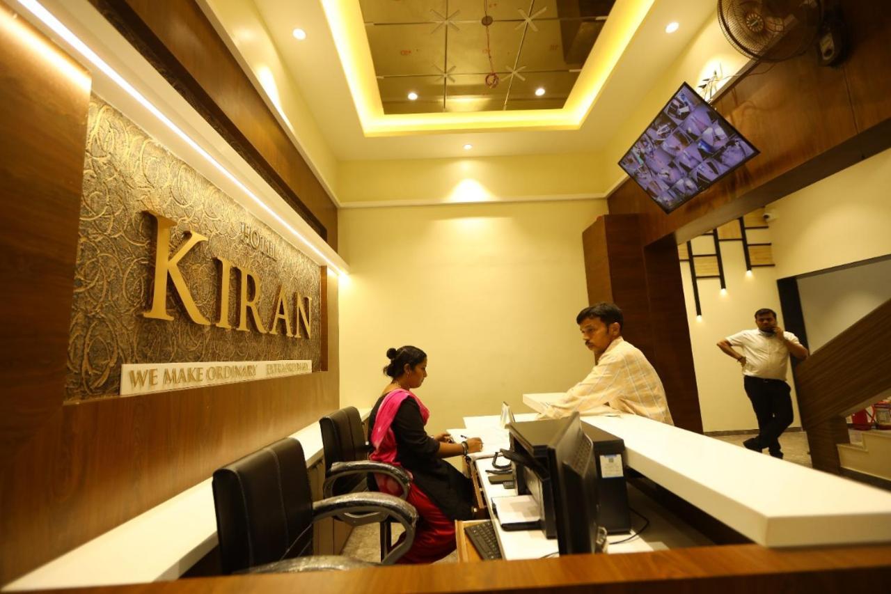 Hotel Kiran Miraj Extérieur photo